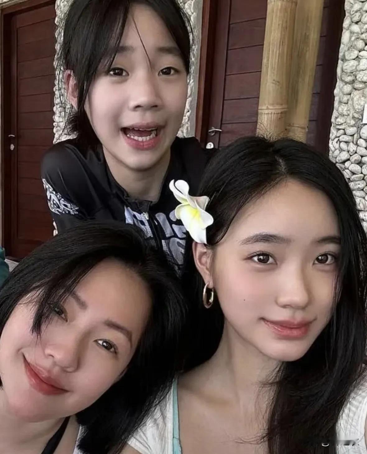 徐熙娣的小女儿，最不讨人喜欢，因为她才是真的把没教养当真性情，经常公开场合顶撞自