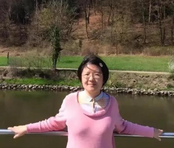 广州一位教授在985高校教了3年课，每次上课的学生人数都很少，最终因为考核没通过