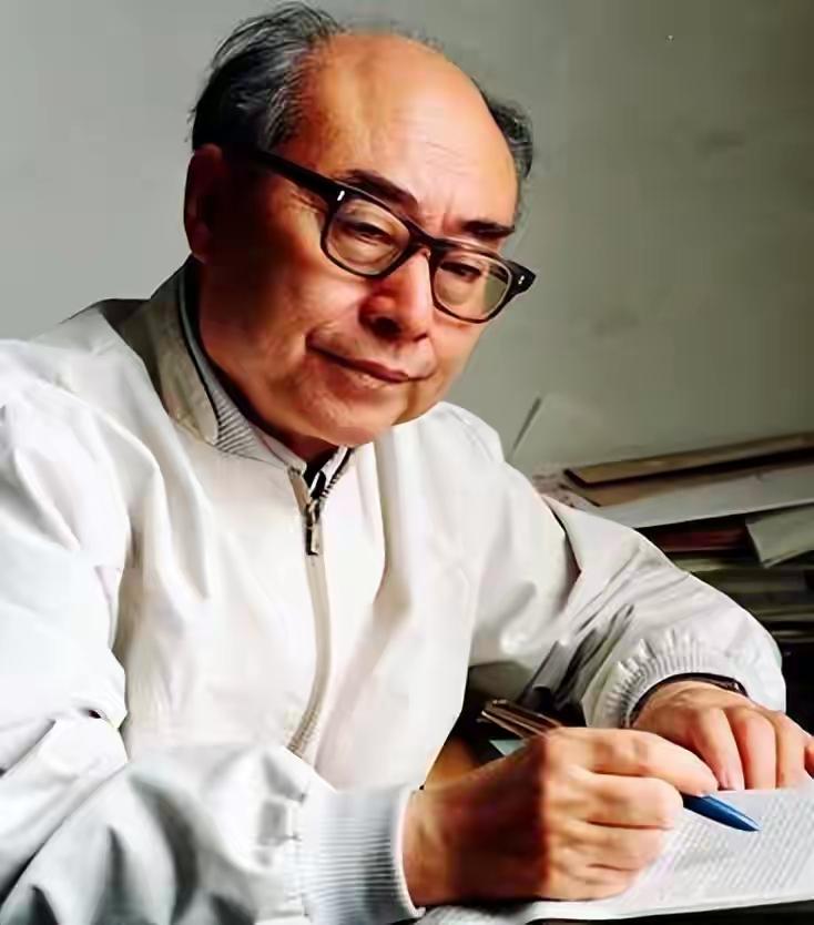 美国至今想不通：一个没留过学的中国人，凭什么造出于敏构型？要知道当年美国手握超级