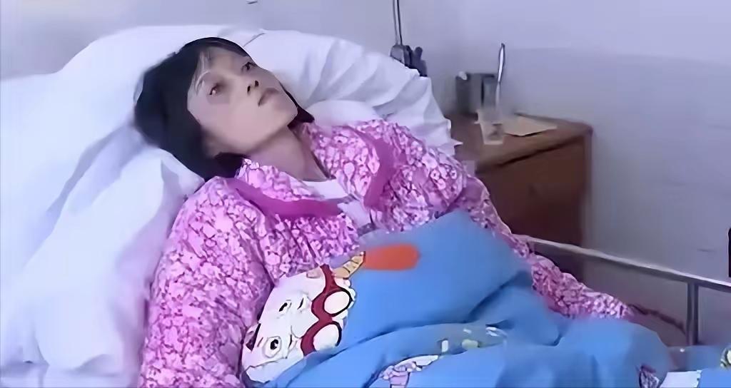 2016年，湖南一单亲妈妈身患癌症，临终前打算将11岁和8岁的儿子托付给亲戚，谁