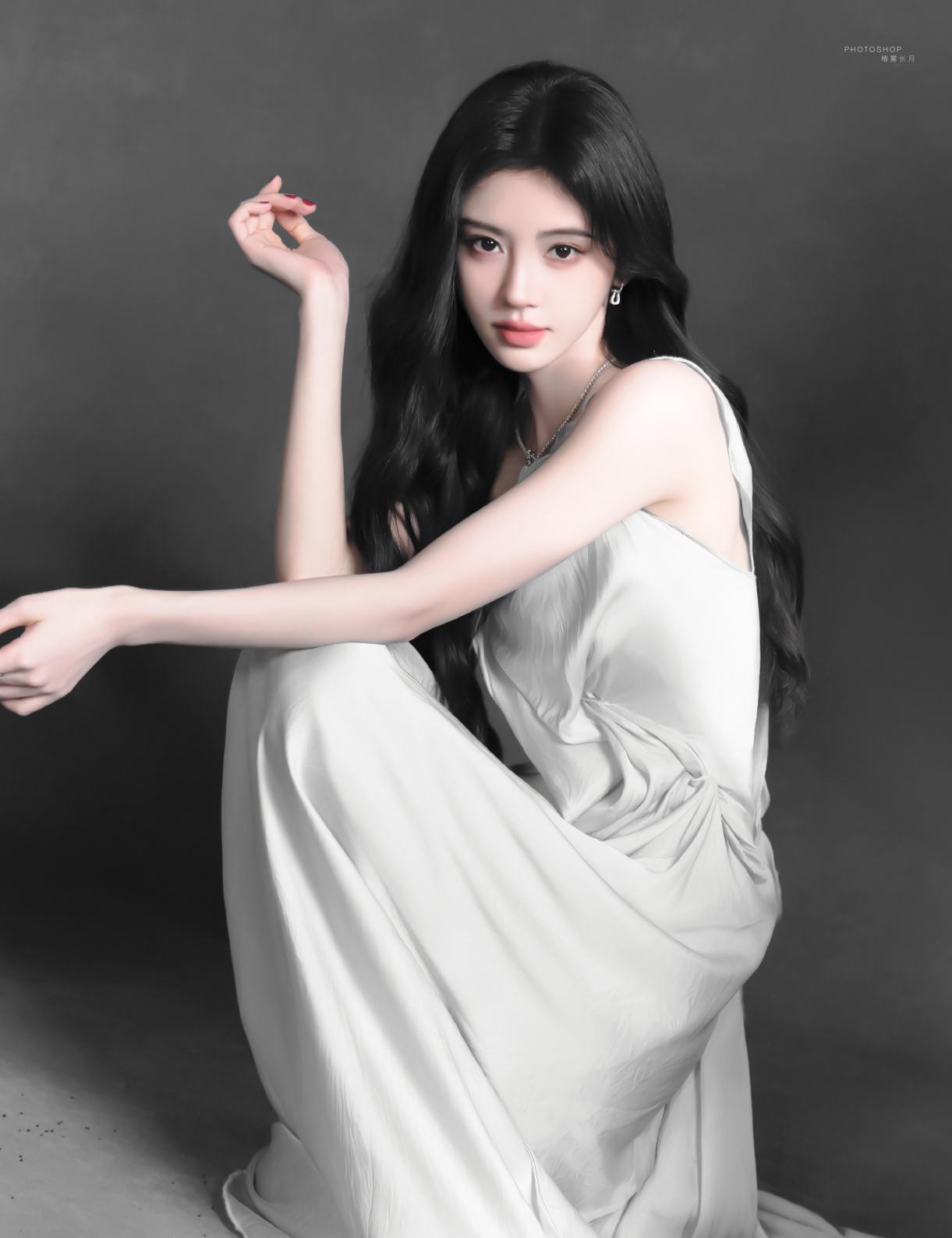 当红毯变成名利场的屠宰场，鞠婧祎却把珍珠戴成了一把刀。你还在看那些流水线生产的