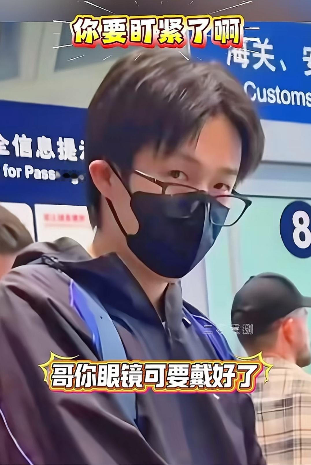 有人说王楚钦这半年完成了从将到帅的过渡。这种说法好贴切。现在要看到他穿得又潮又