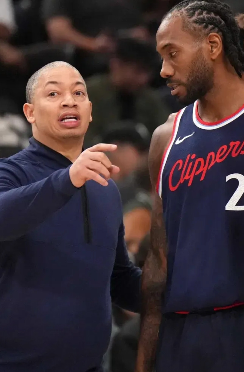 泰伦卢真的明目张胆，小卡带队第三节追到十几分追到6分被换下，第四节从8分追到2分