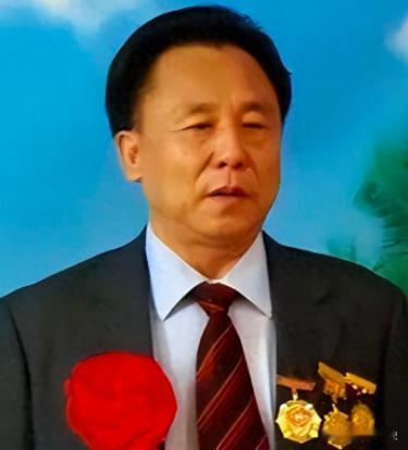 包养10名情妇，生下11个私生子，75岁还在拼命生娃——湖南“土皇帝”倪福林的荒