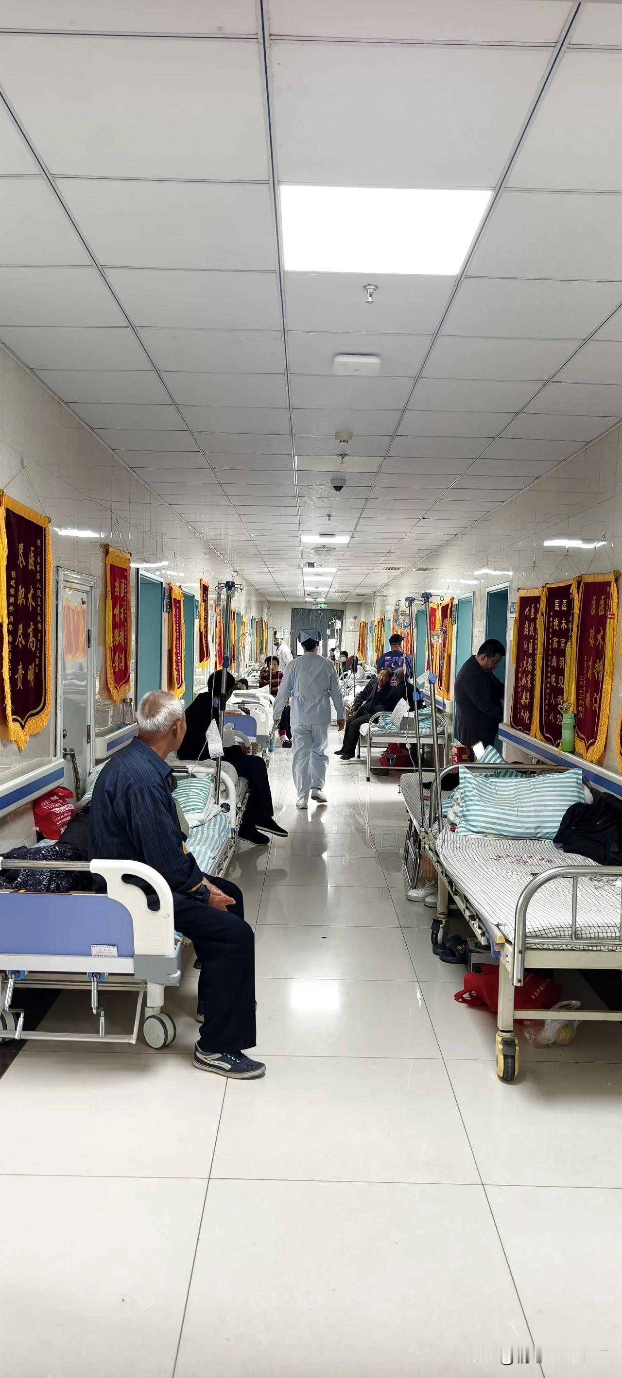 ​​20年后，还是这些问题。100年后依然是这些问题。人类这是多么的可笑、多么