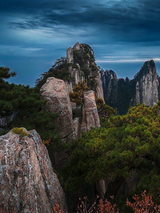 吃透人情世故36句口诀，处世不踩坑，人生路越走越宽最近社交平台上一套人情世