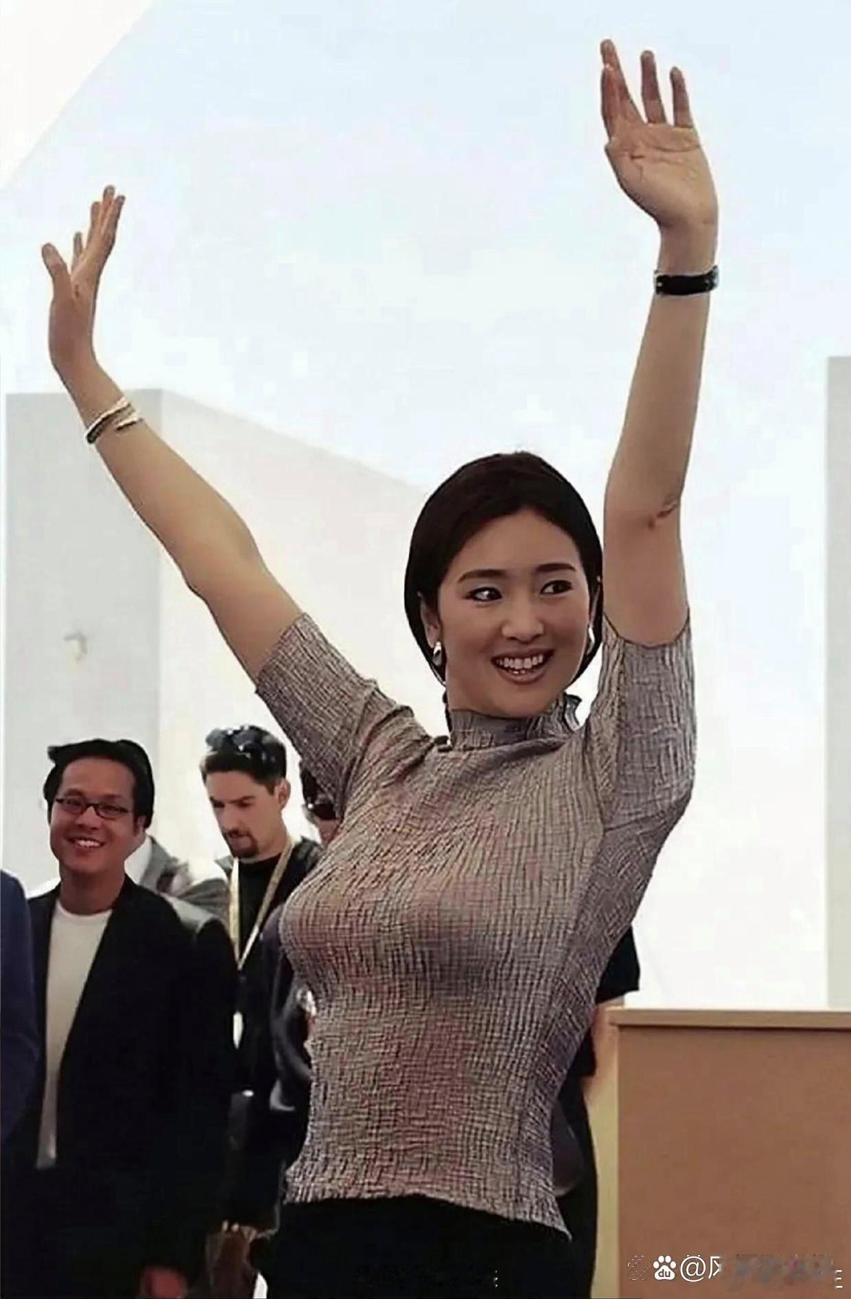 巩俐年轻时那颜值，老美了！