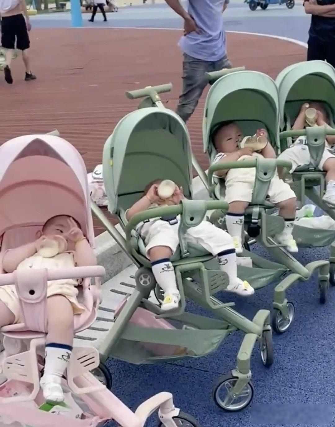 这家人可太有意思啦！上海这女子怀四胞胎，全家乐开花，她老公产房外念叨“三女一男”