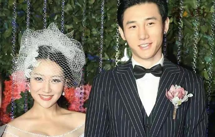 演员白冰最近因为出演藏海传引起了大家的关注。她的私生活也被再次讨论。几年前她