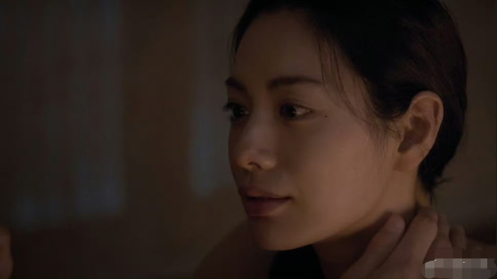 多年挚友突破尺度合作！池昌旭林珍娜新剧大尺度戏份引热议近期Netflix19禁新剧《挑情丑闻》重磅开
