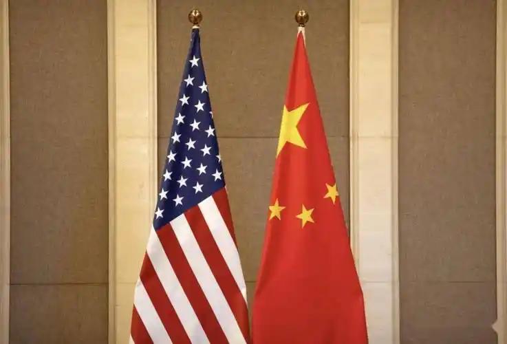 特朗普带“大礼”访华？三大让步条件曝光，中方只回两个字。当地时间2月20