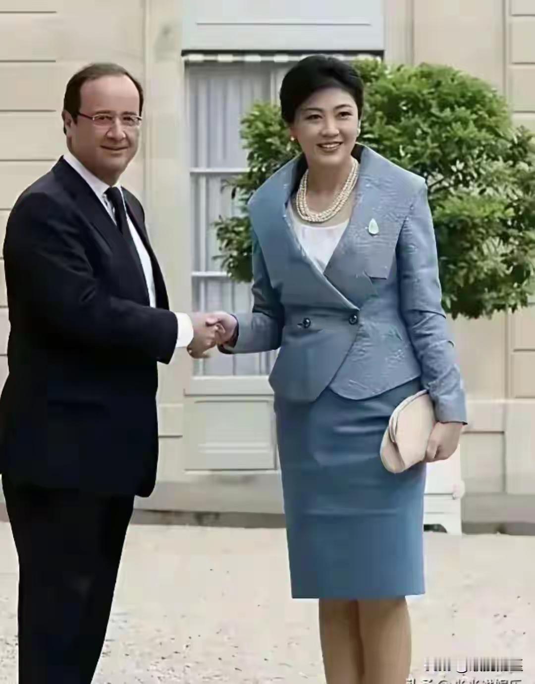 图片上的女子长相倩丽，容貌倾国倾城，国色天香，是世界公认的美女之一。你还认得出她