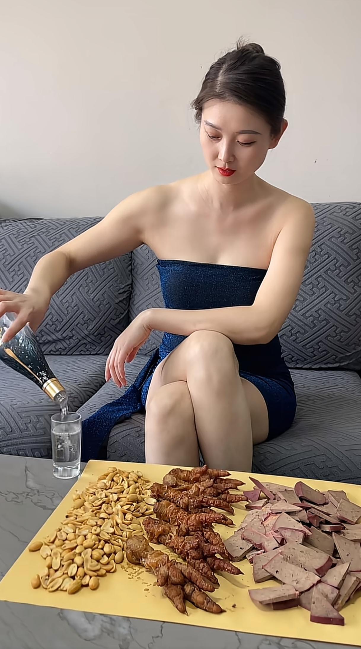 什么样的女人才能称得上有气质?甜妹的笑容有多治愈分享你见到美女时的心情你