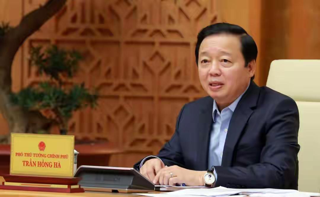 近日，越南副总理陈红河在河内会见了中国铁路建设企业的代表，当面向中国企业表示，中