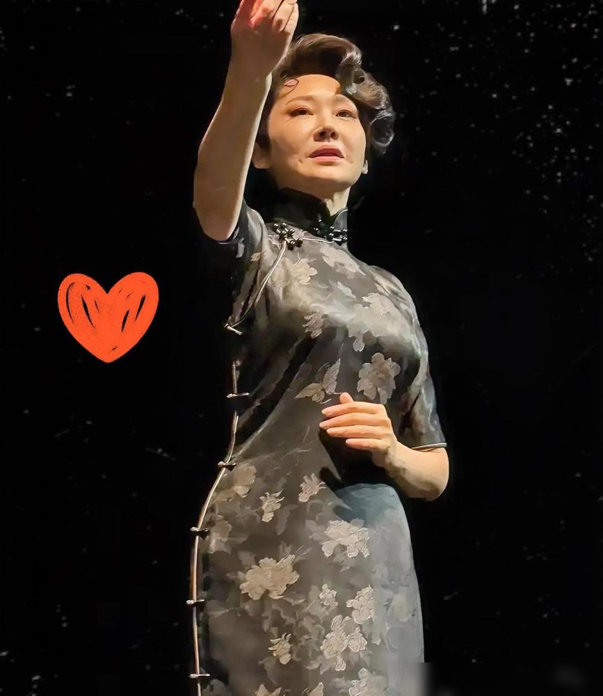 我能接受许晴不结婚，也能接受许晴变丑，但是我真的没有办法接受，曾经的那个只可远观