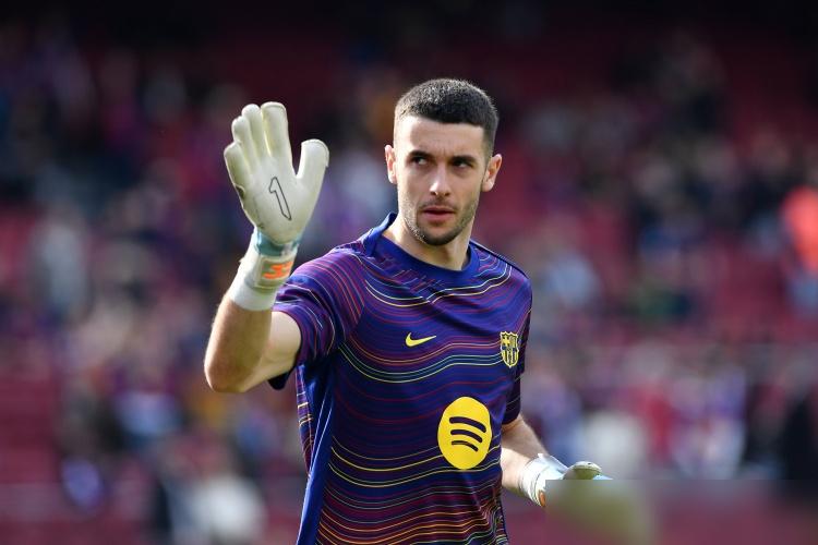 2500万欧的巴萨门神，连国家队大门都摸不到，主教练一句话，捅破了窗户纸：这里不