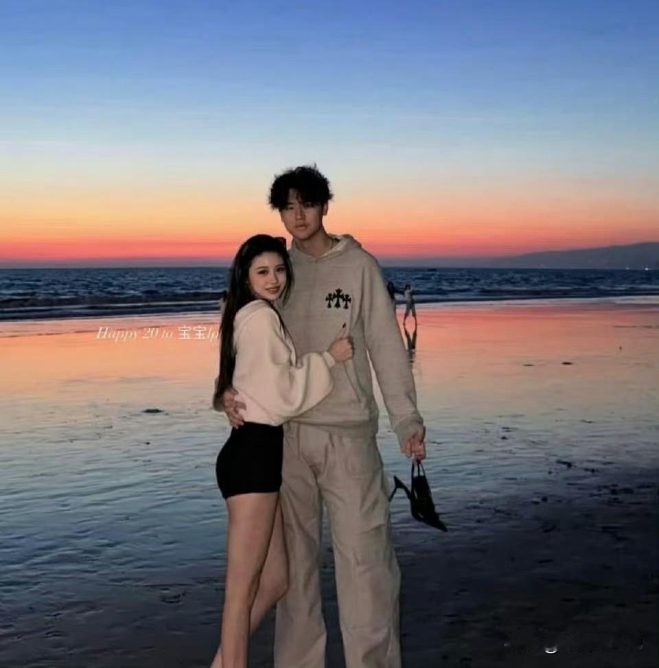 汪峰要哭死了！他精心呵护20年的小白菜，被猪拱了！汪峰三任妻子，四个孩子，