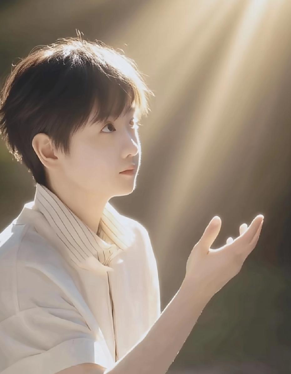 有个央视的记者，报道过巴黎奥运会，他叫常新宇，他这样评价莎莎，他说自己不追星，不