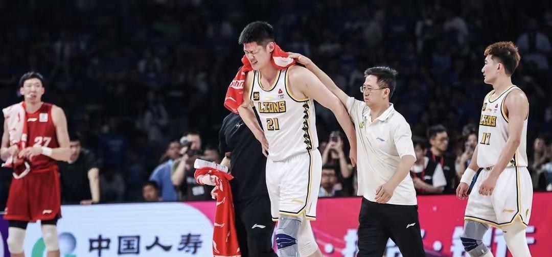北京队118-125的比分惜败广厦队，本场比赛不得不说的3个不争事实。1、