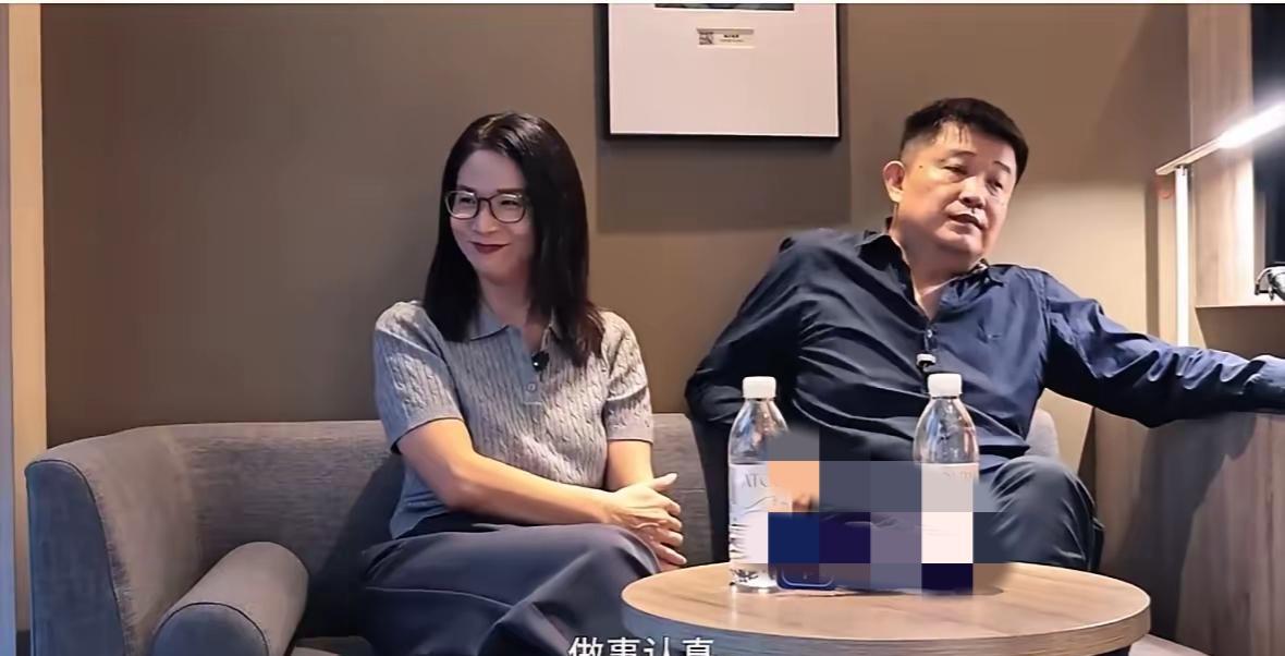 有人质疑崔丽丽在被性.侵那天晚上，给老公打电话说被人欺负了。她老公也没想是在外边
