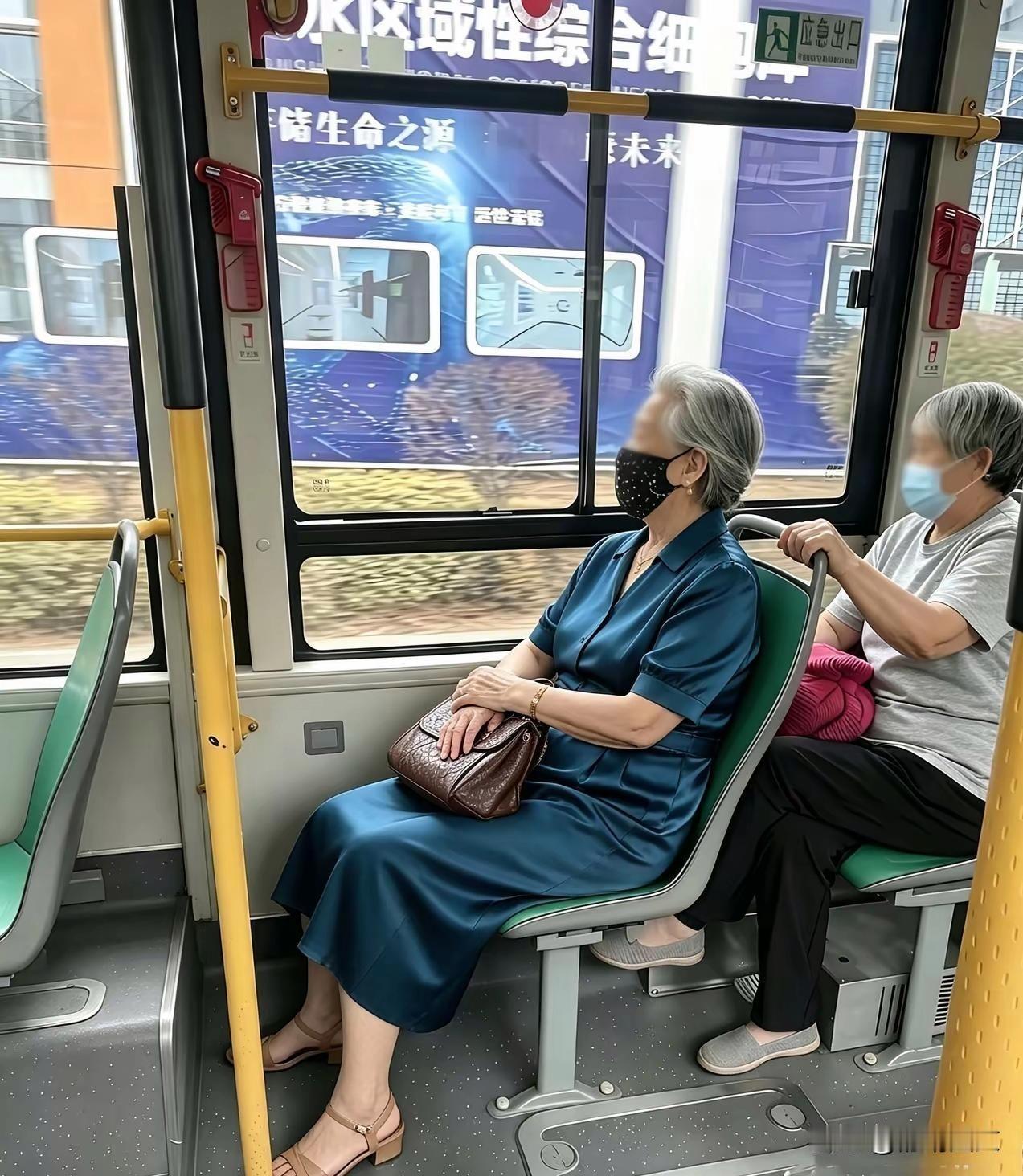 没有对比，就没有伤害。虽然同坐一趟车，聪明人一眼就看出差别。一位是拿高退