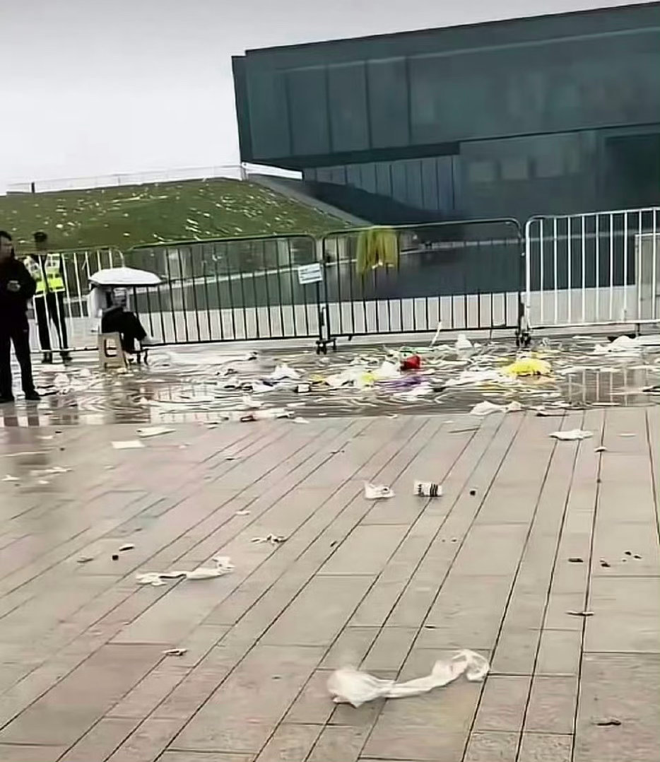 安阳辟谣为奔跑吧录制支付80万辟谣并没有平息争议，反而把大家的注意力引向了《奔跑
