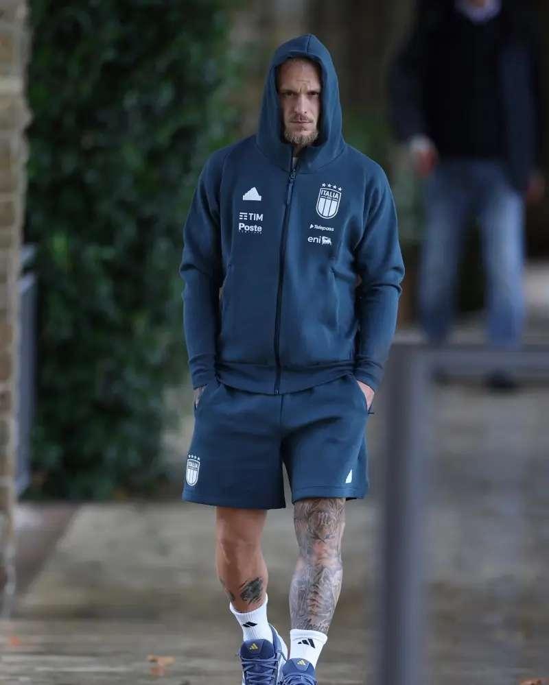 这抱怨没道理,强化自身体能是王道。迪马尔科在之前新闻发布会吐槽，他在小因治下经常