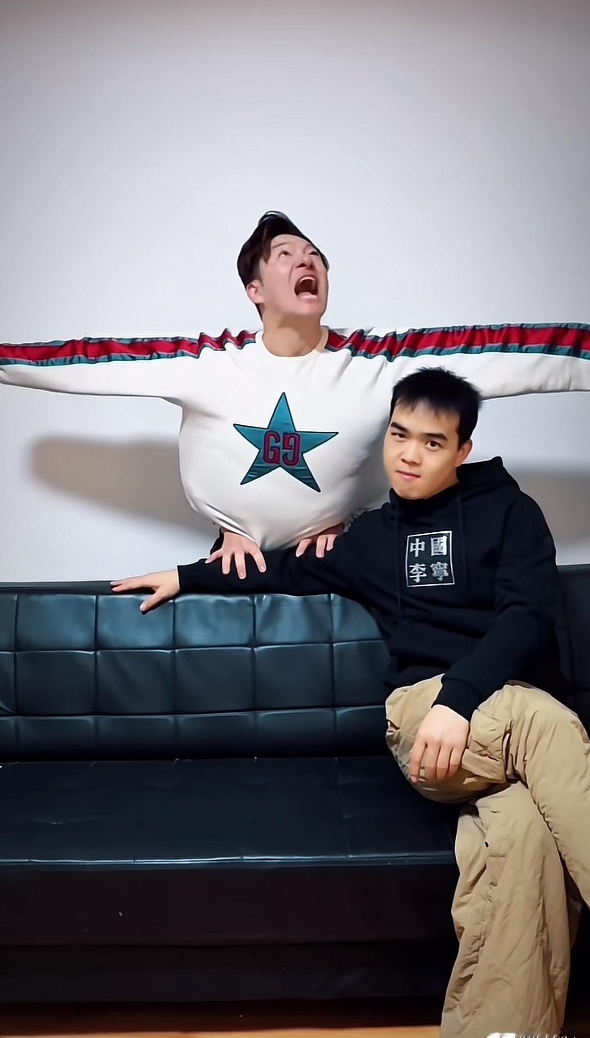 郭德纲见了都得喊“师叔”的谢金，怎么沦落到和“重孙子”辈的尚筱菊拍视频赚钱了？