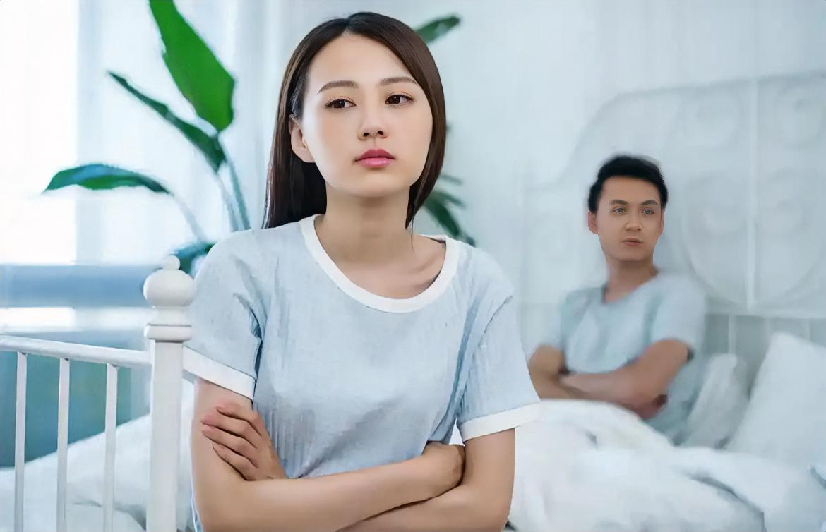 聪明女人从来不说这五句话第一句：关联父母的。“你就是自私，随根儿”；“你跟你