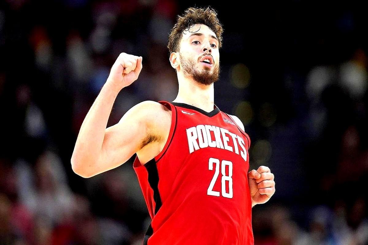 休斯顿火箭队的塔里·伊森，想要一份上亿的大合同，可他这身子骨……太脆了！