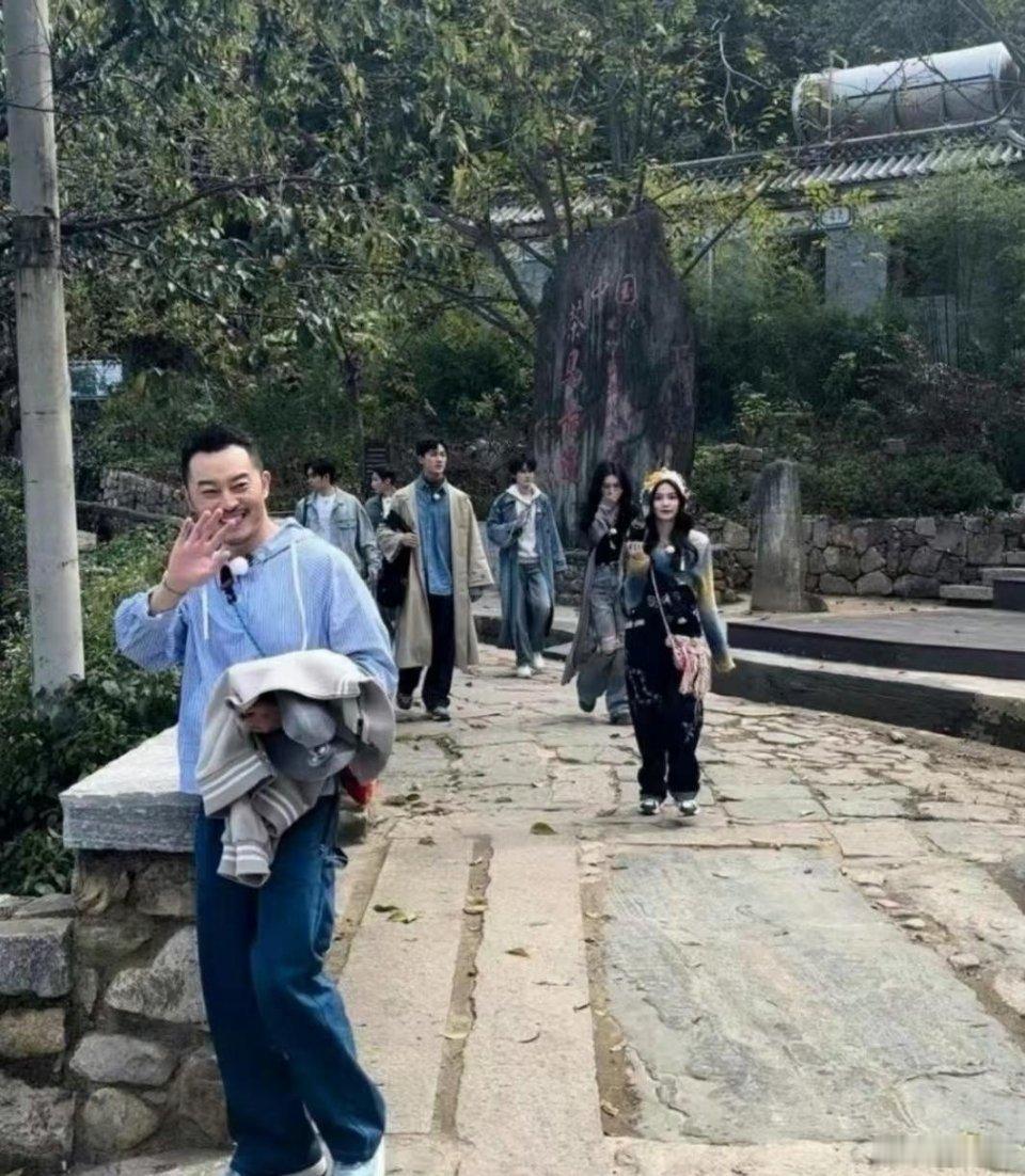 孟子义多高啊！我的妈，这身材，路拍都这么顶...