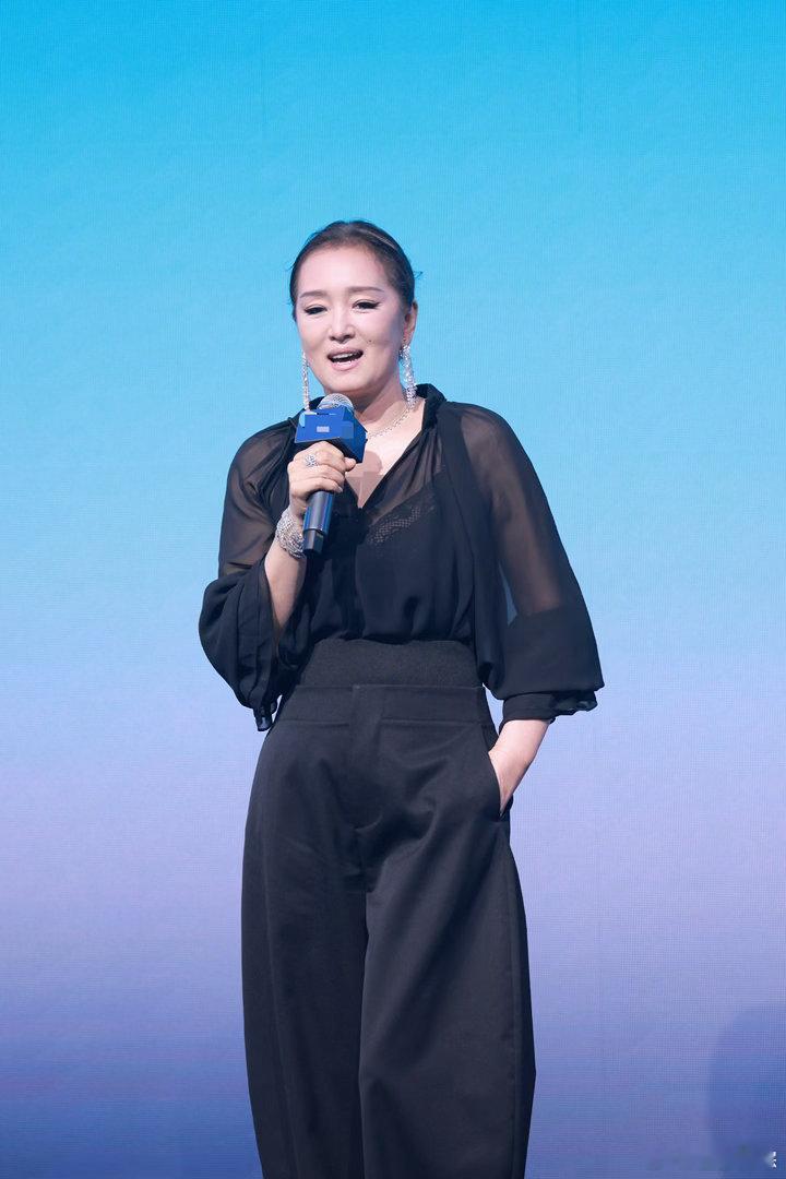 巩俐近期状态高清镜头下的巩俐也太扛了吧！近期状态大家觉得怎么样？那种被时光沉淀