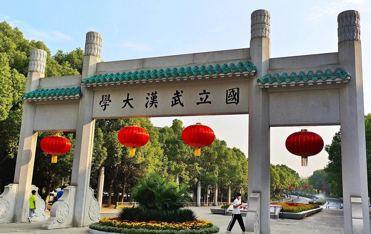 怎么也没想到，武汉大学的校友们上演了一场“大义灭亲”的举措！你想啊，谁吃饱了撑的