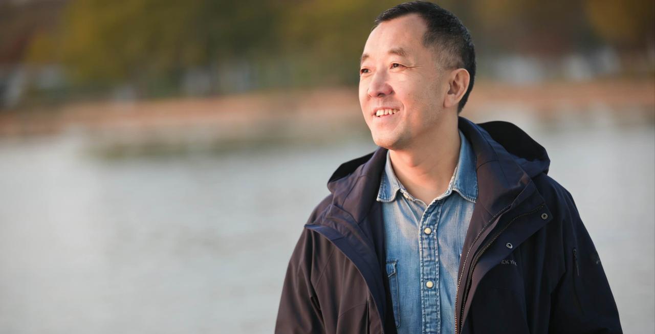 彻底摊牌了！1月21日19:57北京消息，公益人陈行甲因70万年薪遭争议后，宣