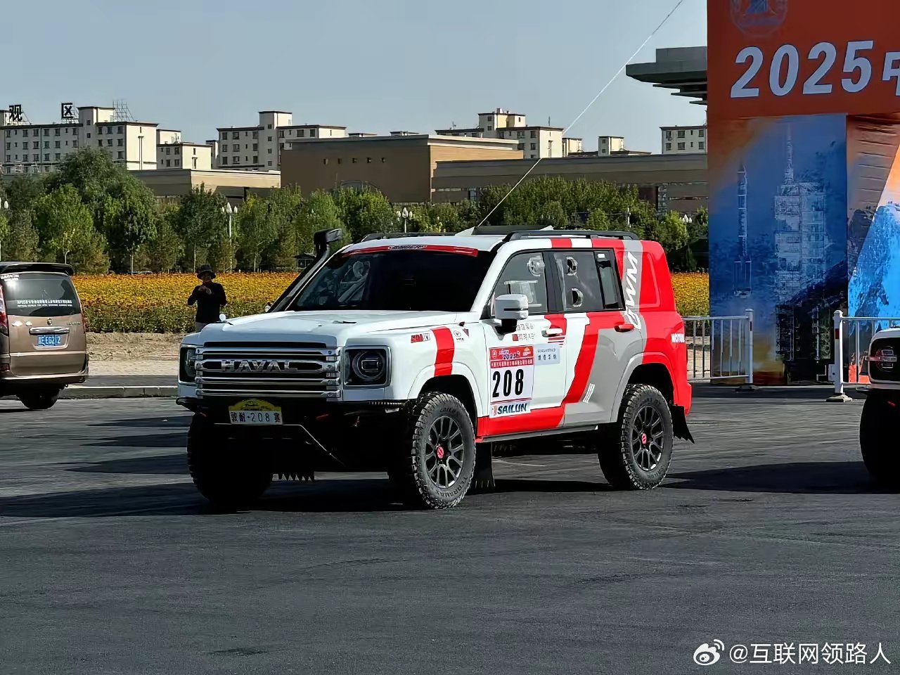 魏建军为什么开2.4T柴油哈弗H9上场，而不是全新坦克500Hi4-Z呢？因为