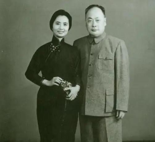 1972年，陈毅元帅病逝，为保护陈毅的遗孀张茜，粟裕果断出手把她调到了军事科学院