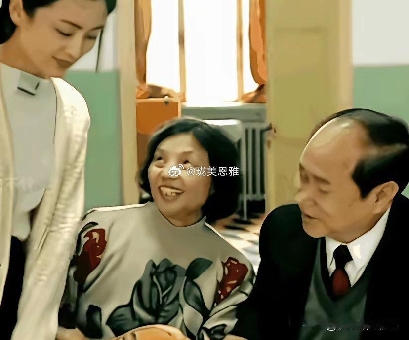 这确定不是抱错了？奇了怪了，父母长成这样能生出这样的女儿，而且是顶级大美女