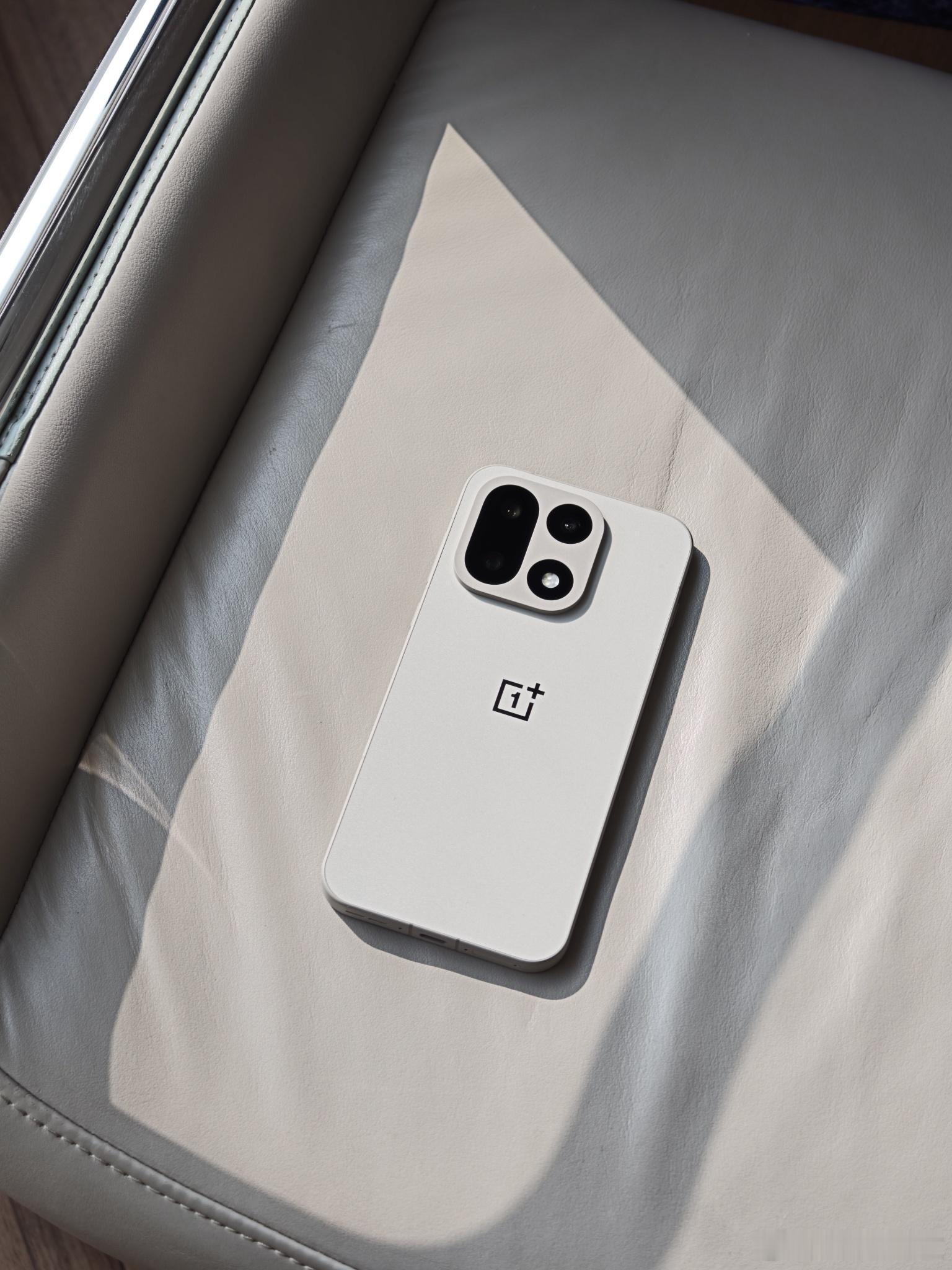 随手拍，『原色沙丘』真好看，一定要去店里上手试试质感！一加15​​​