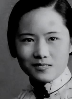 她帮美国造出原子弹，37年后回国，见到周总理开口第一句话是：