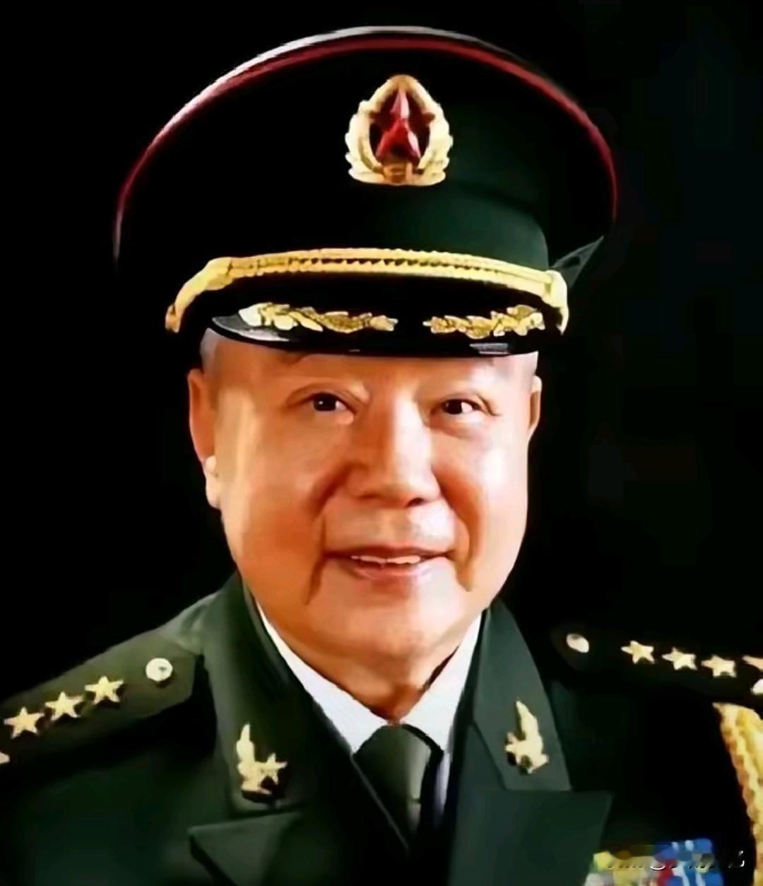 1983年硬核师长爆红！万字军情全程脱稿，杨得志当场给出最高评价1983年