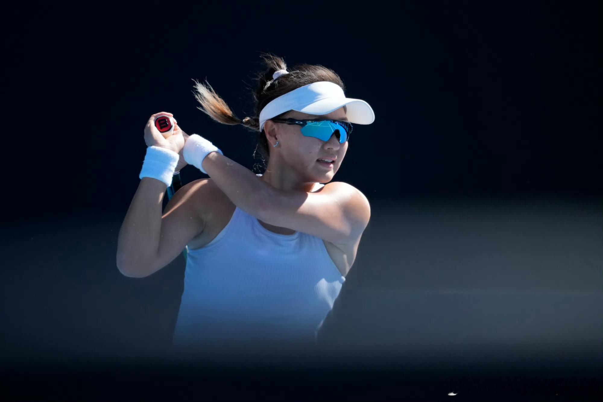 🇬🇧女王杯WTA500女单资格赛决胜轮🇨🇳郭涵煜3-6/6-2/2-6