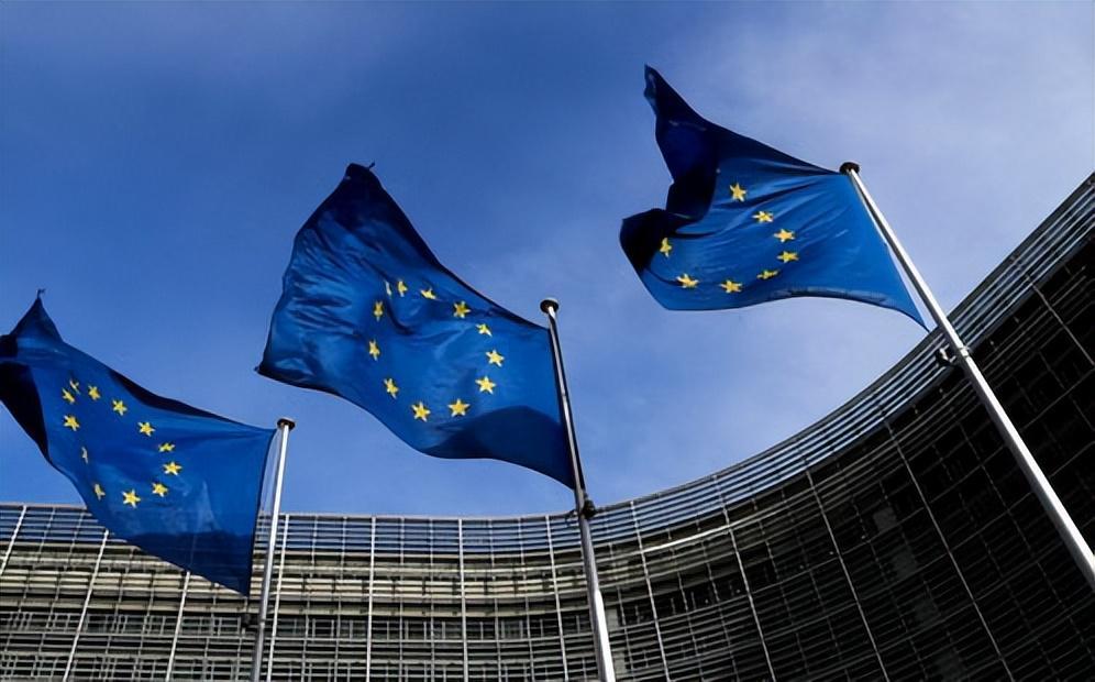 2100亿欧元烫手山芋：欧盟为啥不敢没收俄资产？手握俄罗斯2100亿欧元冻