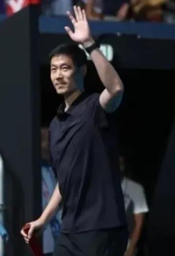 王励勤金句上热搜了。因为他说了一句话：国乒队是集体，不想突出某一个人。以后等樊
