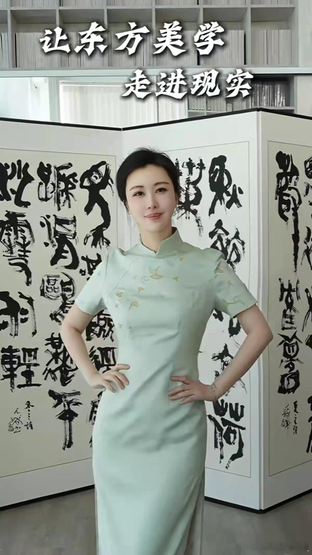 王石老婆田朴珺分享旗袍照，44岁身材保养得很好，气质出众绝了！​​​