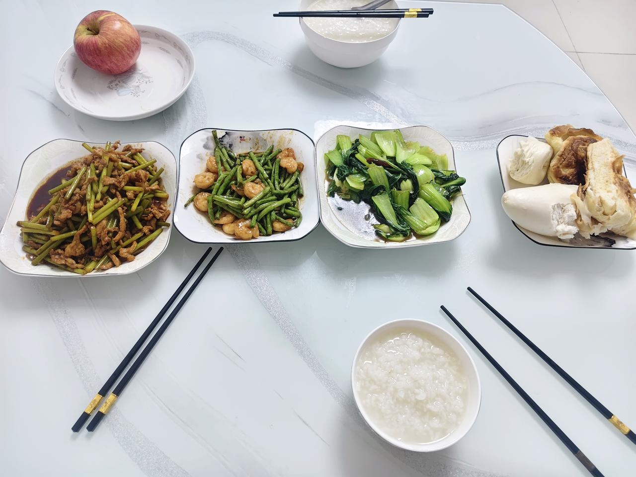 儿媳妇比我有钱，当初订婚结婚彩礼十五万八，亲家一分没留。又添了两千，凑够十六万交