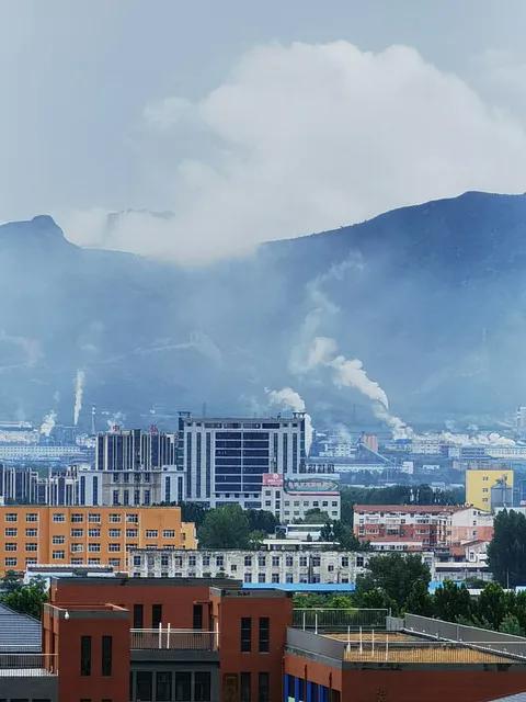 2025年2月18日，空气质量差的20个城市，主要集中在新疆和陕西，其中一个特例