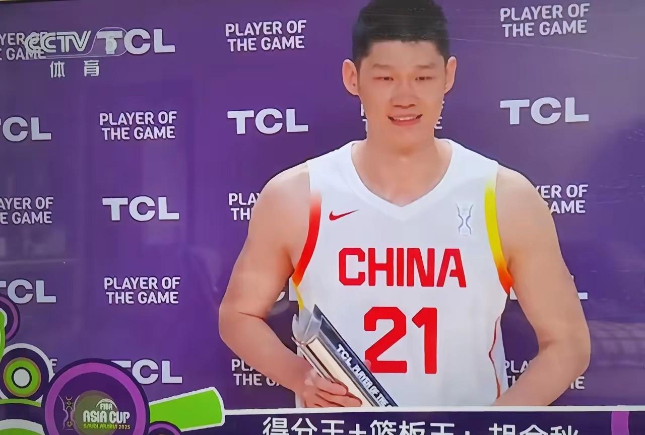胡金秋:广厦培养了我只想留在广厦队打到退役。最近，CBA休赛季球员转会风云一波