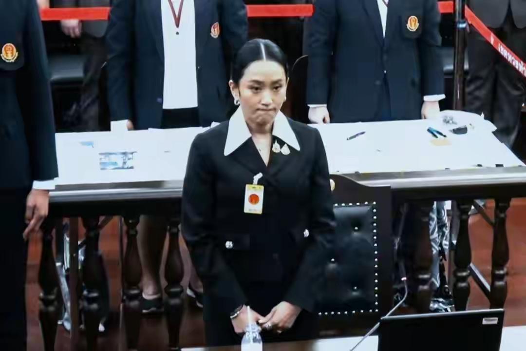 泰国宪法法院作出裁决，罢免佩通坦的总理之位，他信家族会甘心认输吗？最新消息显