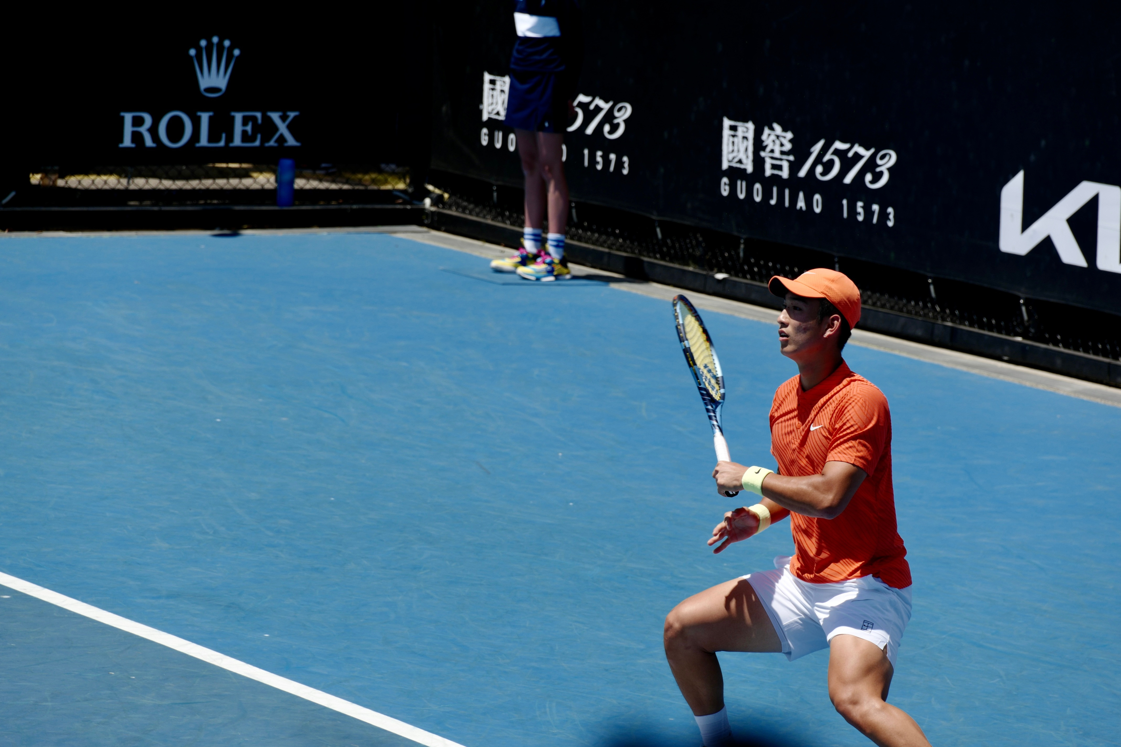 商竣程迎澳网开门红澳网男单首轮，6-4/6-7(2)/6-4/6-0送蛋阿古特