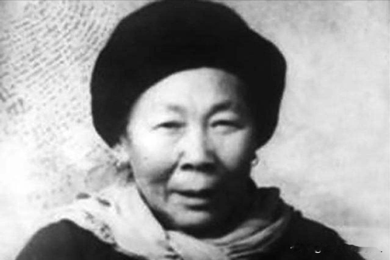 邓芳芝在主席面前强忍眼泪，只因怕他想儿子…1952年10月20日，上甘岭。